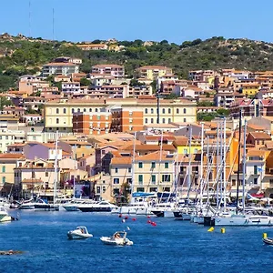 Ahr Leonis La Maddalena Aparthotel